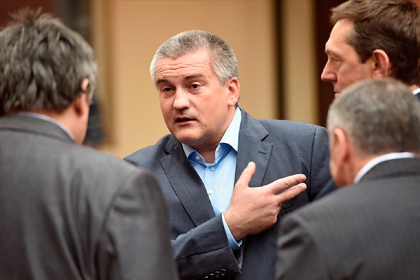 Уволен по собственному желанию. Что стоит за громкими отставками в Крыму
