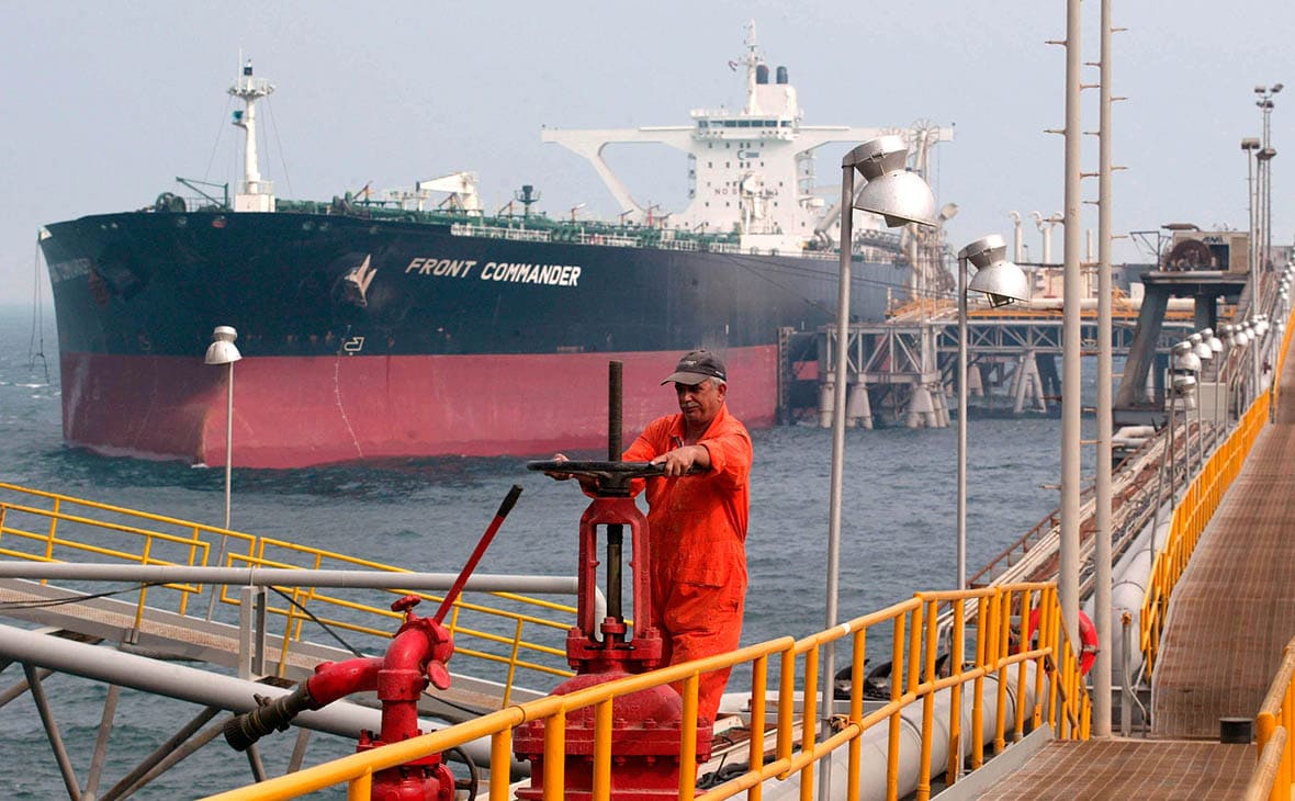 Россия восстанавливает поставки нефти в Китай и Индию после санкционного удара