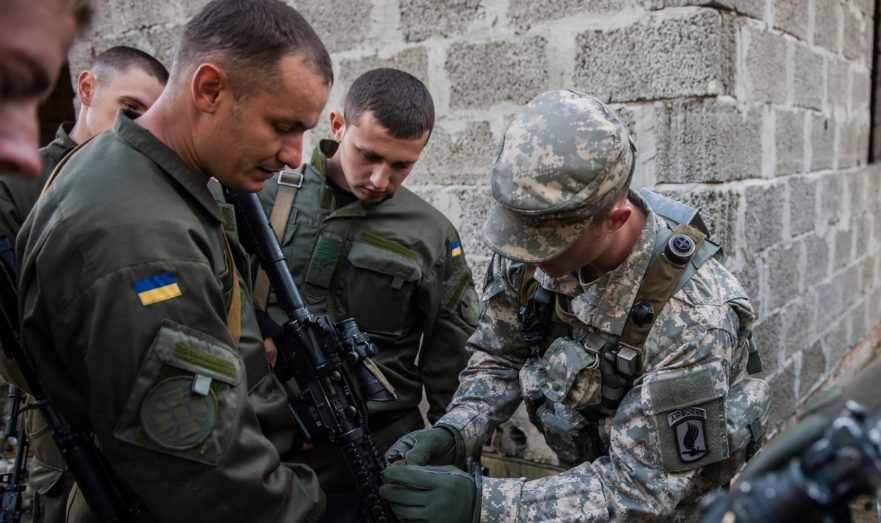 Politico: в Евросоюзе впервые отказались от военных обещаний Украине