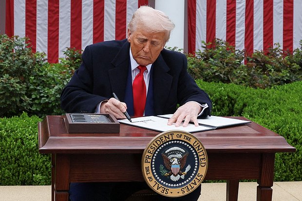 Трамп обложил пошлинами товары из 185 стран