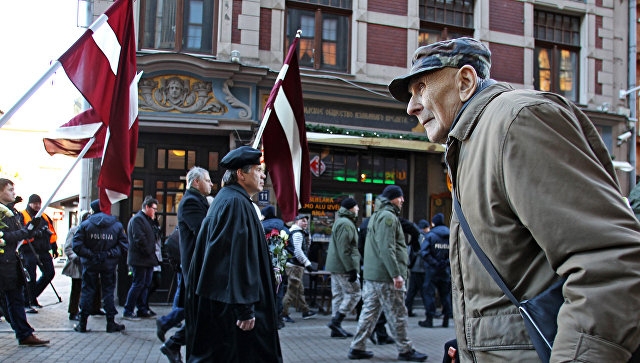 Эксперт: идея о "самозащите" граждан Латвии в случае войны вызывает смех