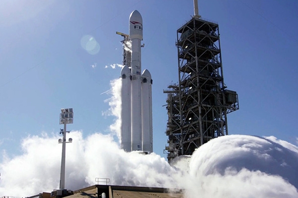 Каждому свое. Россия просит помощи у США, а SpaceX запускает ракету на Марс
