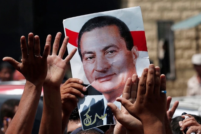 Ушел «последний фараон» Египта, учившийся на летчика в СССР