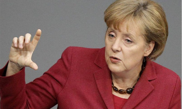 Карточный домик Ангелы Меркель