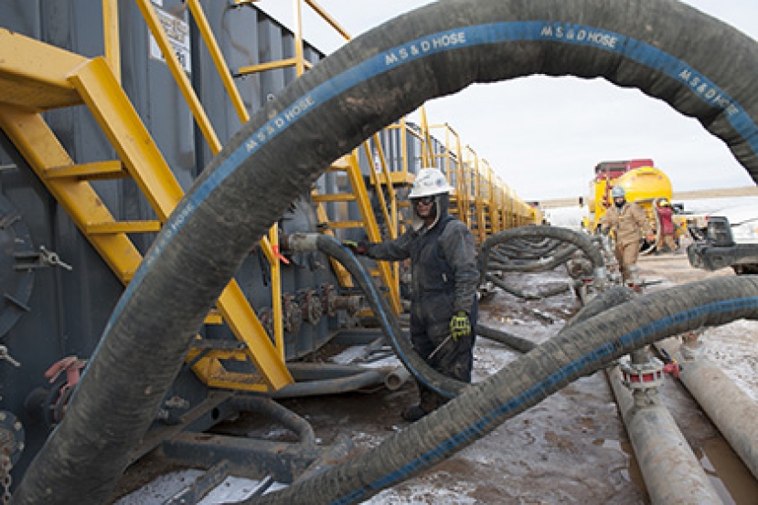 Турецкий дипломат рассказал о торговле нефтью на границе с Сирией