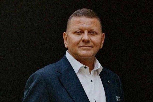 На фоне обрушения фронта Залужный готовится сменить дипломатический фрак на борьбу за власть