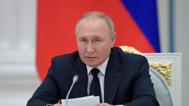 Путин поздравил с наступающим Новым годом лидеров Венгрии, Сербии и Турции