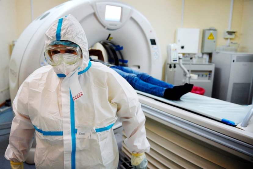 «Происходит печальный процесс эволюционного отбора людей». Как будет развиваться пандемия коронавируса и к чему надо готовиться? Отвечает вирусолог
