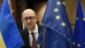 Киевский суд обязал возбудить уголовное дело по пяти статьям против Яценюка