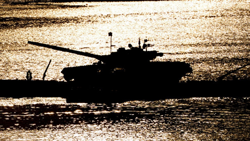 СМИ: британские военные на учениях "отражают атаку России" на танках Т-72