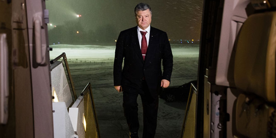 Порошенко вместе со всей семьей покинул Украину