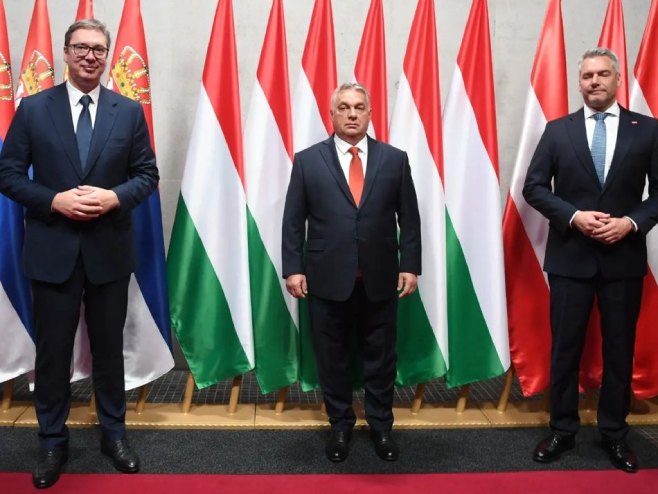 Дунайский вальс на троих