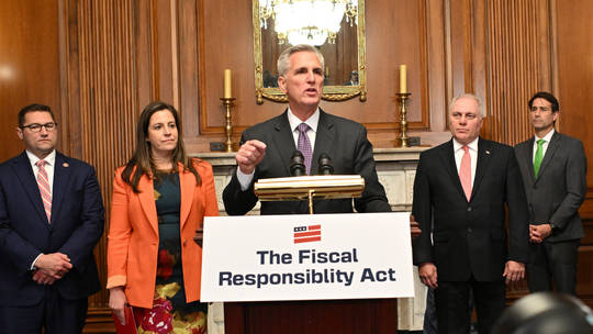 US House approves bill to raise debt ceiling