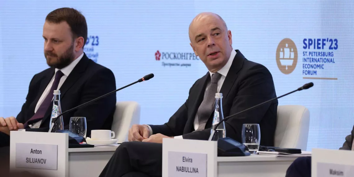 Минфин вызвался возвращать уехавших россиян на родину