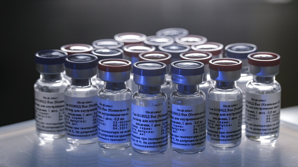 Russia receives orders from 20 countries for ONE BILLION doses of world’s first Covid-19 vaccine