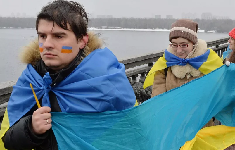 Нужно садиться за стол переговоров, страна на грани катастрофы – депутат Рады