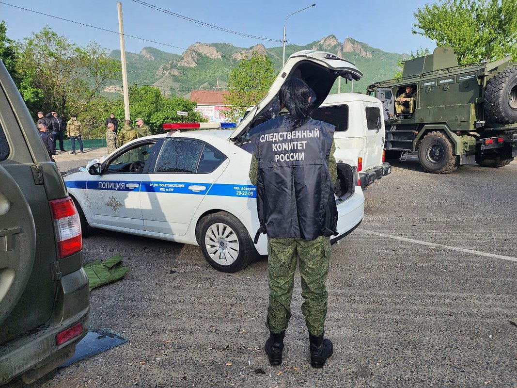 В Карачаево-Черкесии уничтожили пятерых боевиков после нападения на наряд ДПС. В перестрелке погибли полицейские