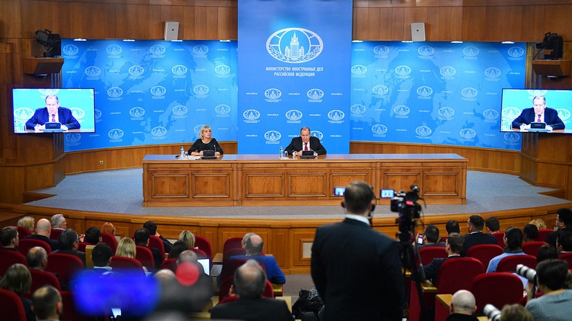 «В 2018-м нарастал конфликтный потенциал»: Лавров рассказал о позиции России по ДРСМД, Курильским островам и брекситу