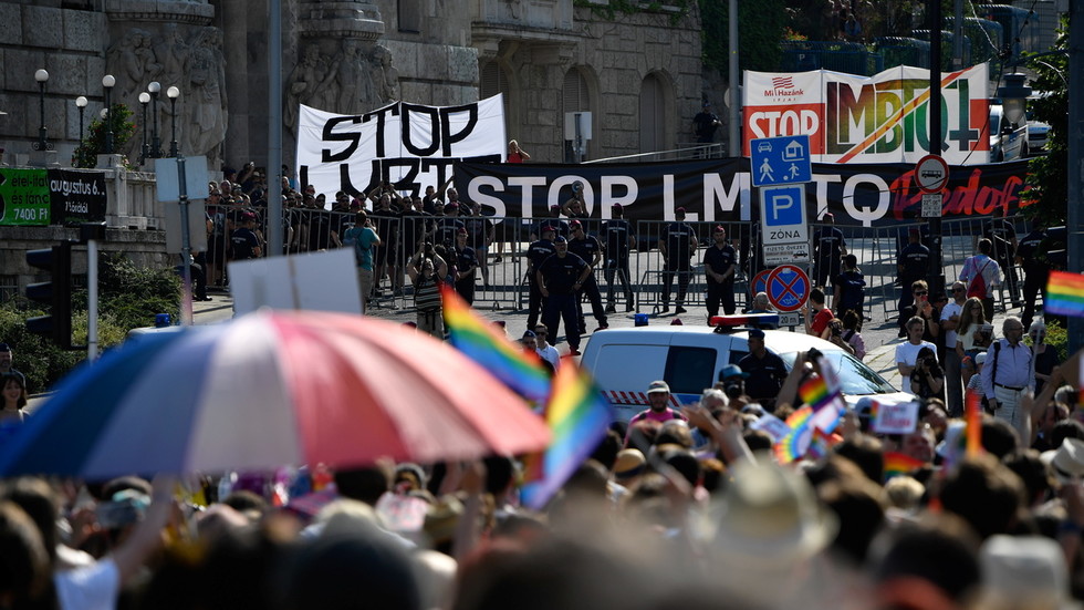 Hungary’s election committee green lights questions for referendum over contentious LGBT law