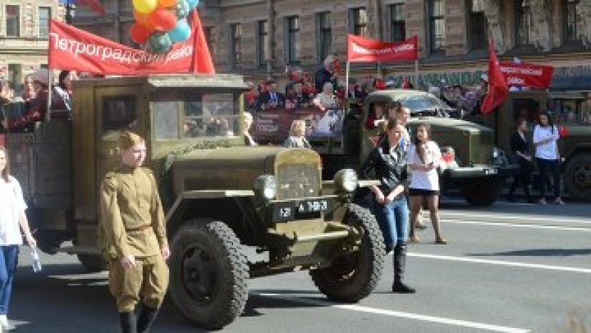 9 мая нужно было ехать в Москву ("Le Monde", Франция)