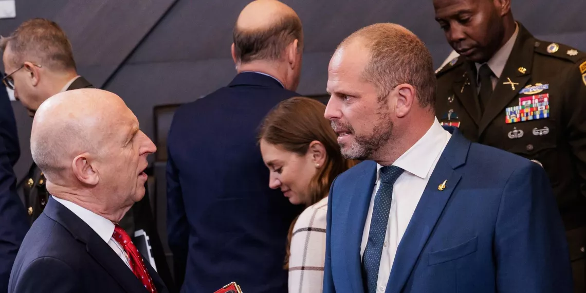 Тео Франкен (справа)