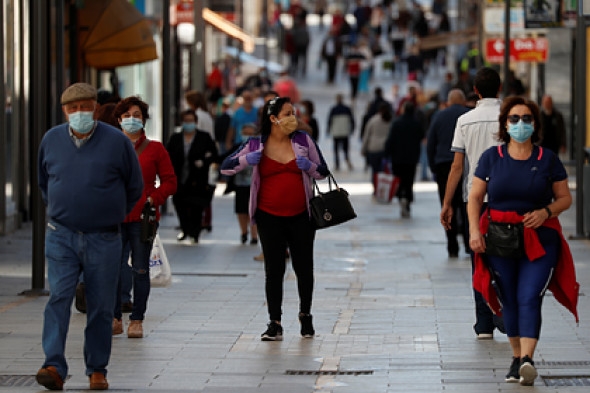 Испания начала раздавать деньги гражданам просто так