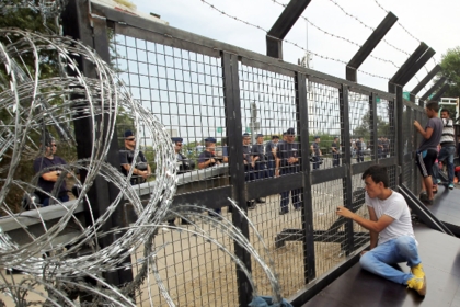 Пакистанцы попытались пробраться в Европу по паспортам болельщиков