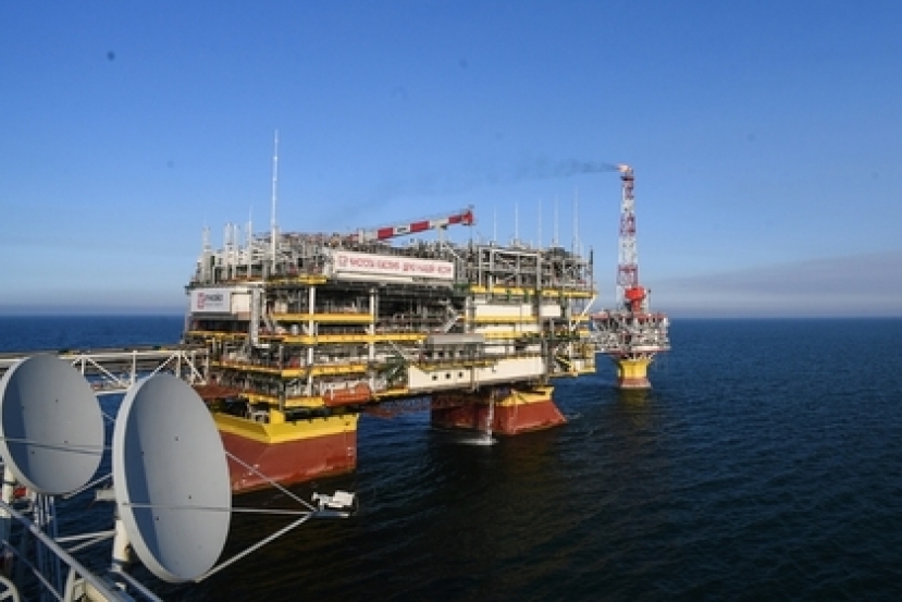 Нефть взлетела благодаря США и Китаю