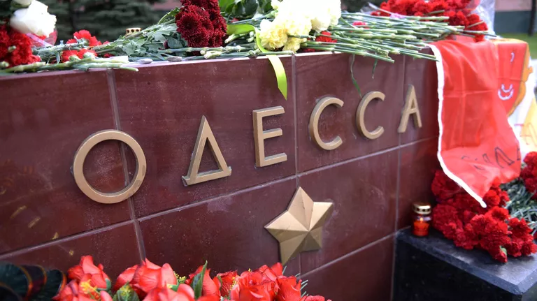 В Москве возложили цветы в память о погибших в Доме профсоюзов в 2014 году