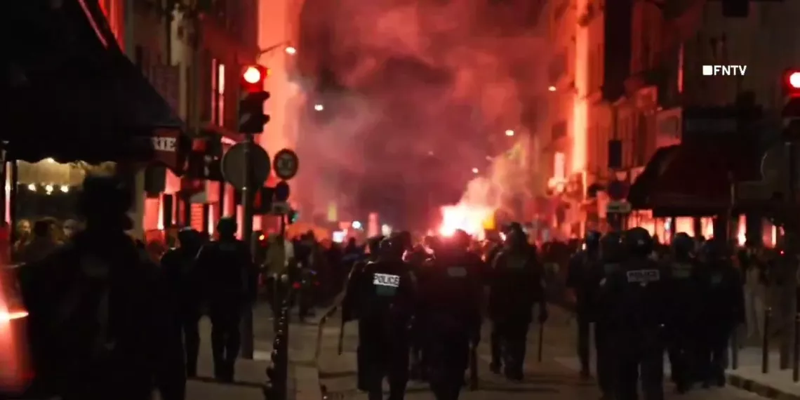Во Франции начались массовые протесты после победы партии Ле Пен в первом туре