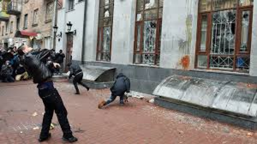 «Призывы к террористической деятельности»: СК возбудил уголовное дело в отношении лидера ОУН Николая Коханивского