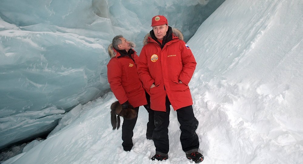 Putin Asks Russian Govt. to Speed Up Preparation of Arctic Development Program