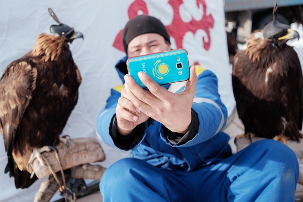 Алфавитный беспорядок. Казахстан отказывается от кириллицы. Чем это закончилось для других стран бывшего СССР?