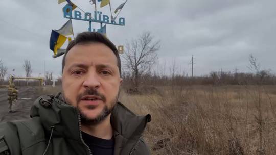 Ukrainian forces withdraw from key Donbass city — Syrsky