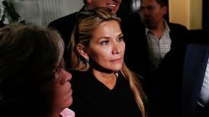 В Боливии армия поддержала исполняющую обязанности президента Жанин Аньес