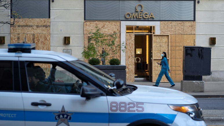 NPR: вооружаются и заколачивают окна — американцы ждут хаоса вне зависимости от результатов выборов