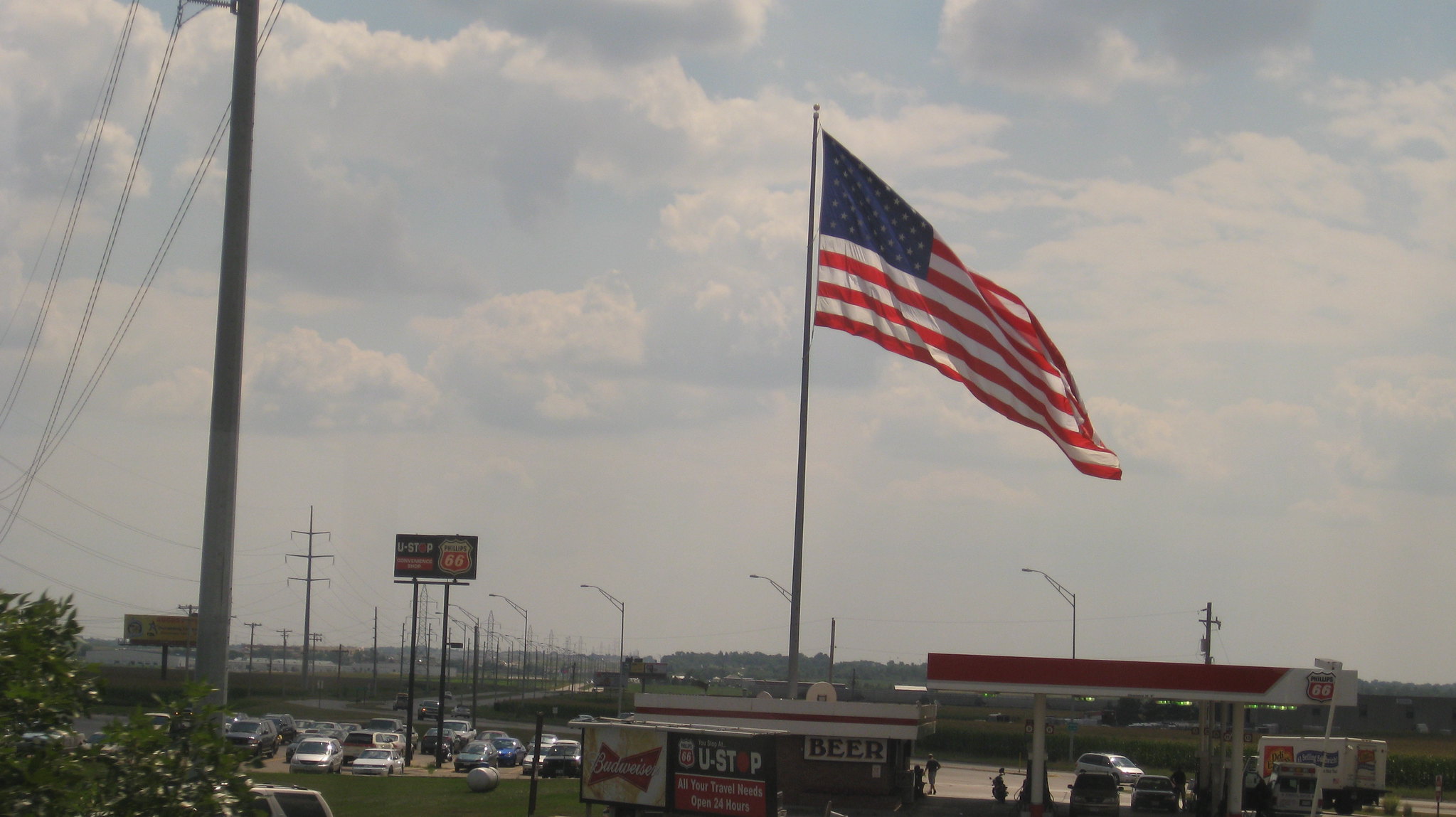 Песков назвал губительными для мировой экономики последствия атаки США на Иран