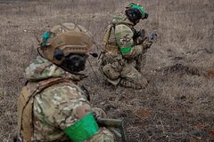 Барражирующие беспилотники атаковали российские таможенные пункты