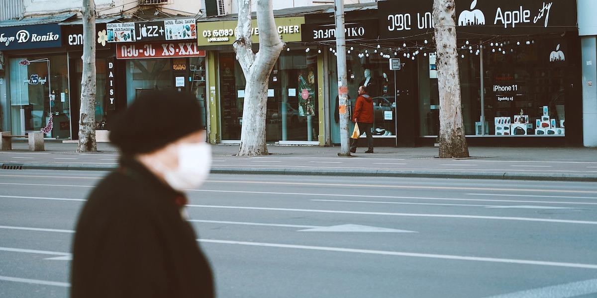 Грузия вводит комендантский час из-за растущего числа заражений коронавирусом