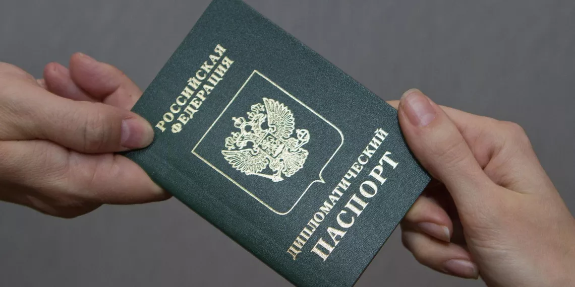 Евросоюз захотел ограничить передвижение российских дипломатов