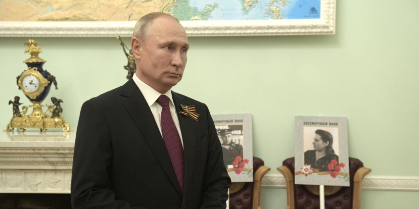 Путин обратился к участникам онлайн-акции "Бессмертный полк"