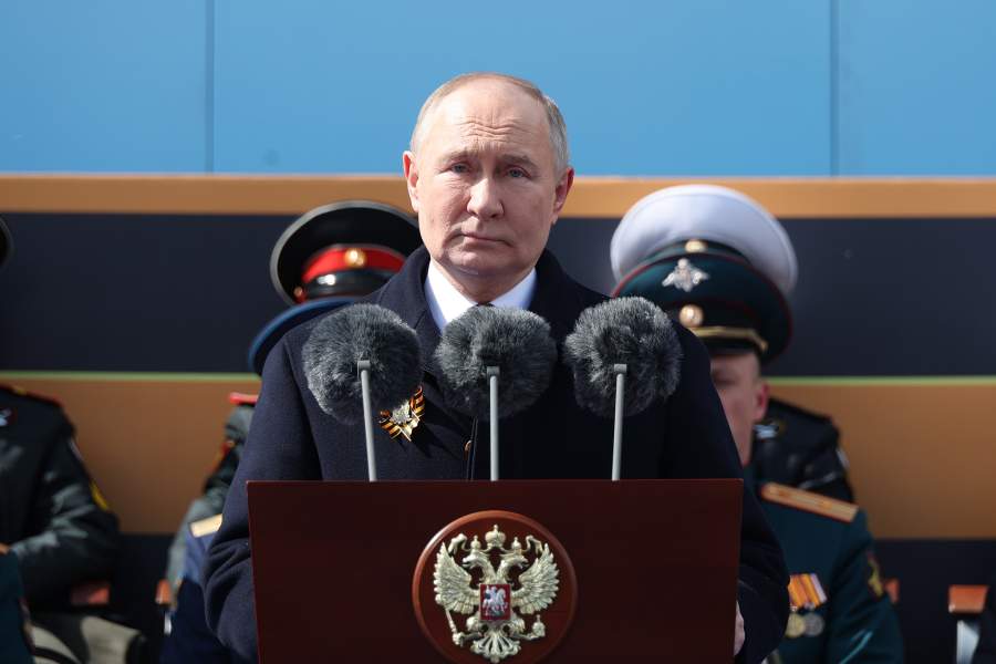 Путин поздравил россиян с Днем Победы