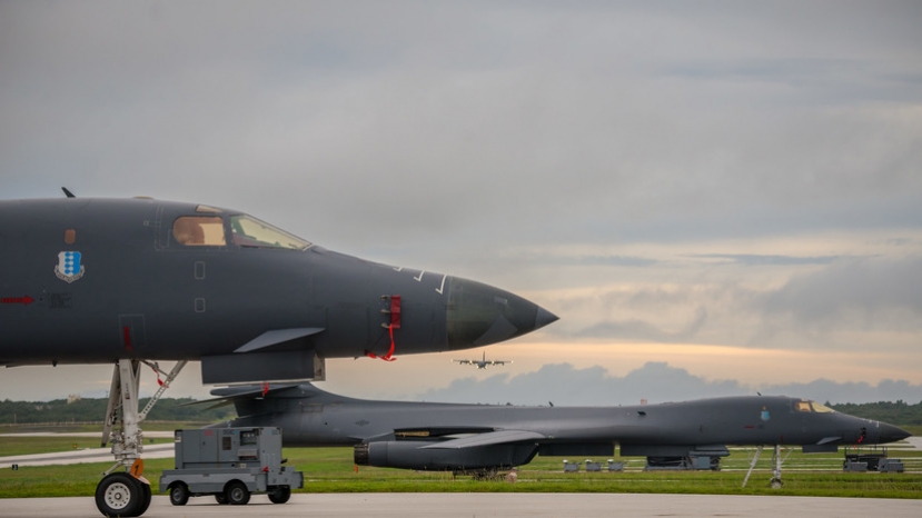 После нештатного катапультирования: США приостановили использование стратегических бомбардировщиков B-1B Lancer