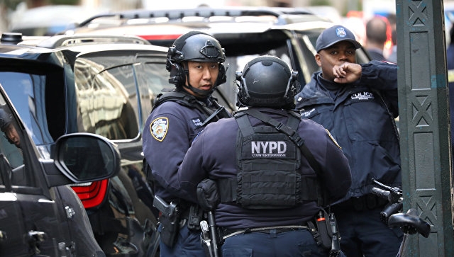 Неизвестный разослал бомбы Обаме, Клинтонам и другим оппонентам Трампа