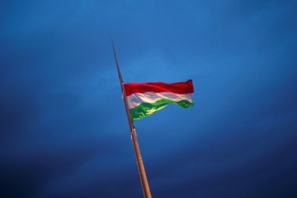 Венгрия начала отбирать выданные украинцам паспорта