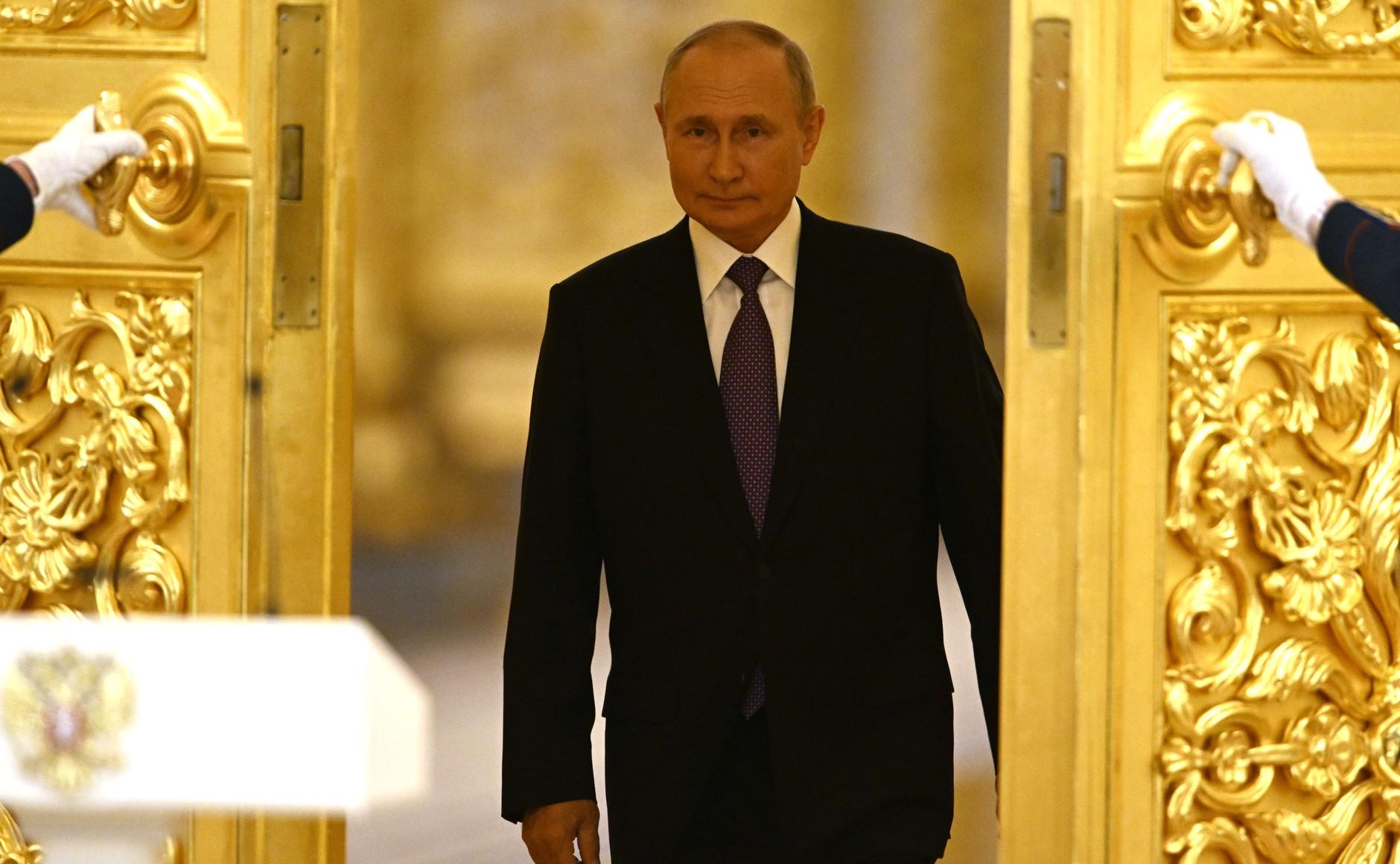 Президент России Владимир Путин празднует 74-й день рождения