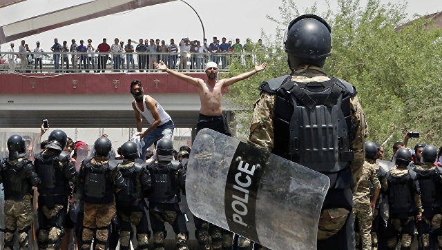 В Ираке шесть человек погибли в потасовках демонстрантов с силовиками