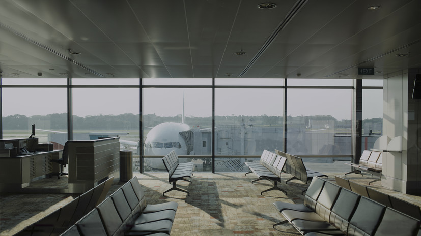 Bloomberg: авиакомпании начали сокращать рейсы из-за цен на топливо