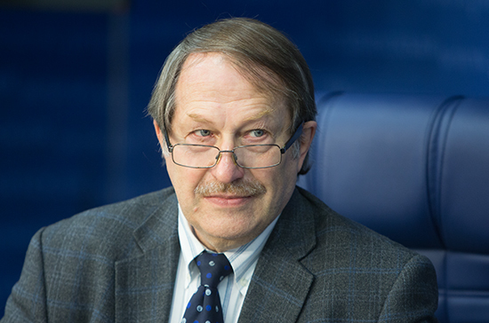 Юрий Тавровский