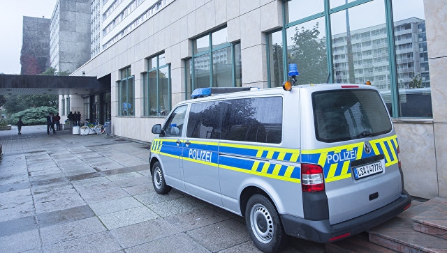 В Германии главу миграционной службы уволили из-за скандала с документами